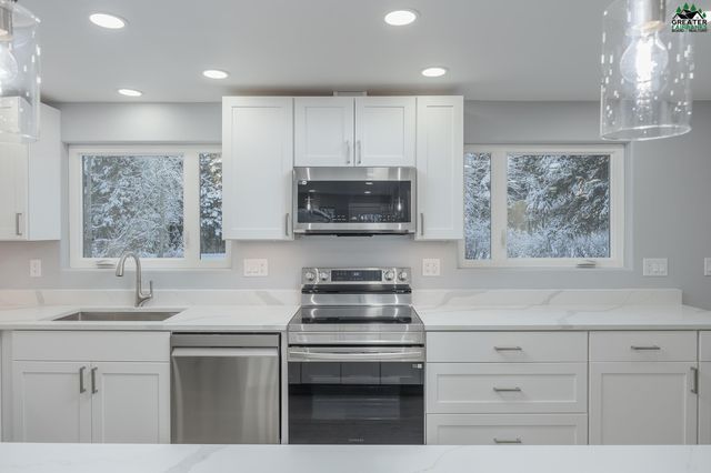 1185 LAKE DRIVE, North Pole, AK 99705