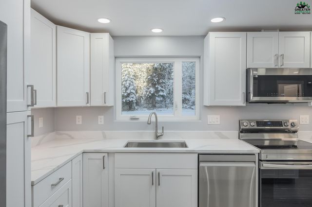 1185 LAKE DRIVE, North Pole, AK 99705