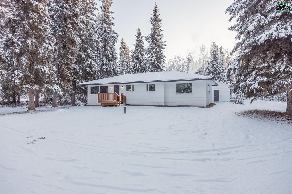 1185 LAKE DRIVE, North Pole, AK 99705