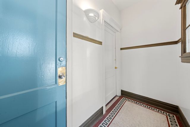 7841 S Burnham Avenue, Chicago, IL 60649