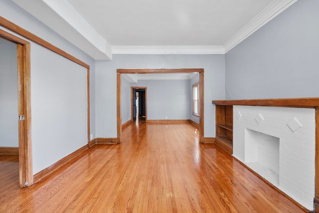 7841 S Burnham Avenue, Chicago, IL 60649