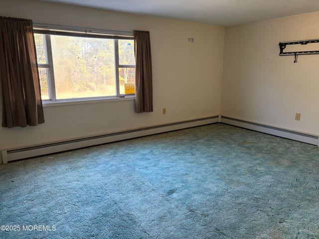 55 Selkirk Avenue, Toms River, NJ 08757