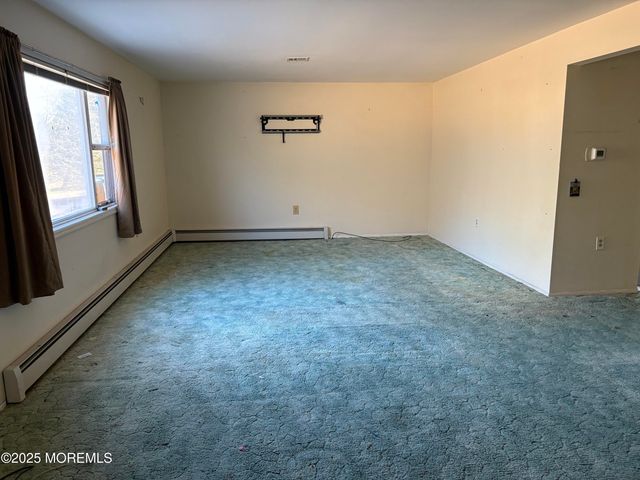 55 Selkirk Avenue, Toms River, NJ 08757