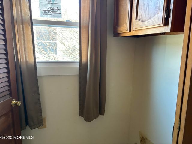 55 Selkirk Avenue, Toms River, NJ 08757