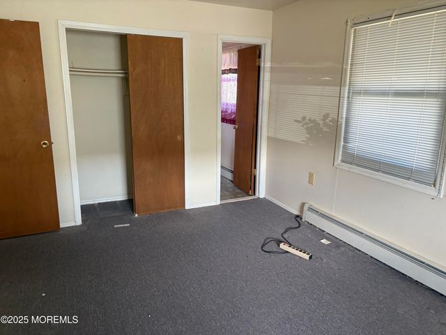 55 Selkirk Avenue, Toms River, NJ 08757