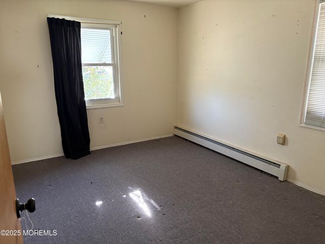 55 Selkirk Avenue, Toms River, NJ 08757