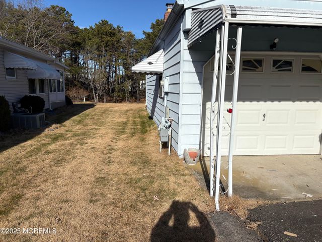 55 Selkirk Avenue, Toms River, NJ 08757