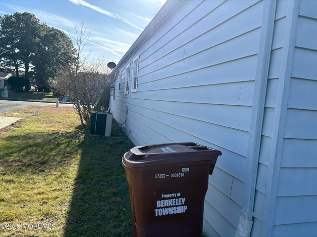 55 Selkirk Avenue, Toms River, NJ 08757