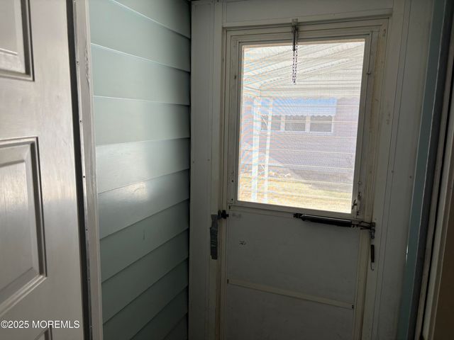 55 Selkirk Avenue, Toms River, NJ 08757