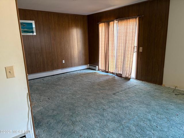 55 Selkirk Avenue, Toms River, NJ 08757