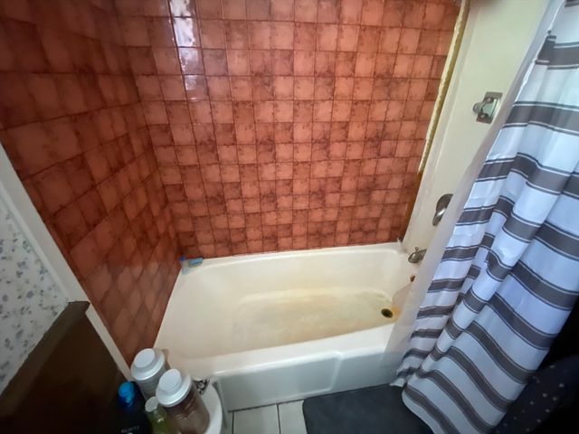 109 Brookfield Rd, Brimfield, MA 01010