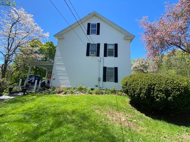 109 Brookfield Rd, Brimfield, MA 01010