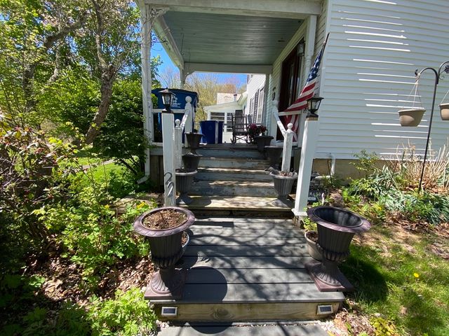 109 Brookfield Rd, Brimfield, MA 01010