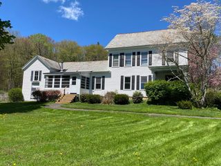 109 Brookfield Rd, Brimfield, MA 01010