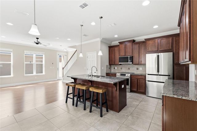8049 CADMAN STREET, Orlando, FL 32832