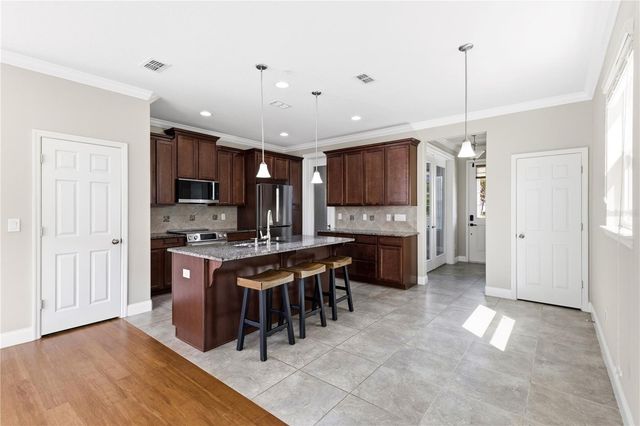 8049 CADMAN STREET, Orlando, FL 32832