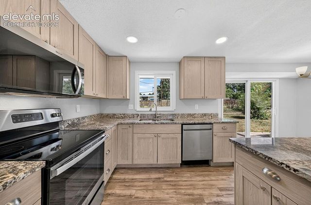 320 Cranbrook Circle, Colorado Springs, CO 80906