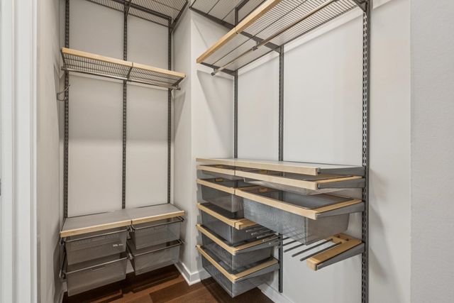 9 Ealing Ln, Oakland, CA 94608