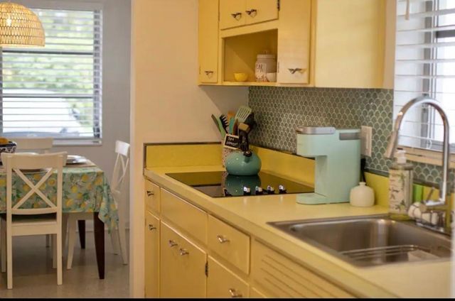3232 NE 15th St, Pompano Beach, FL 33062