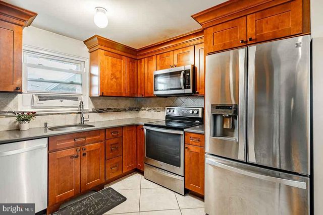 50 OAKLAND AVE, Lansdale, PA 19446