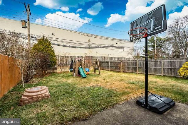 50 OAKLAND AVE, Lansdale, PA 19446