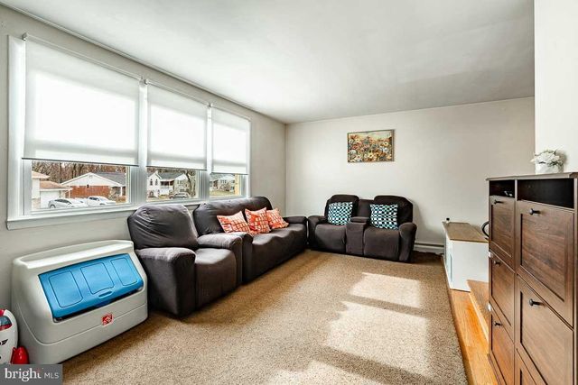 50 OAKLAND AVE, Lansdale, PA 19446