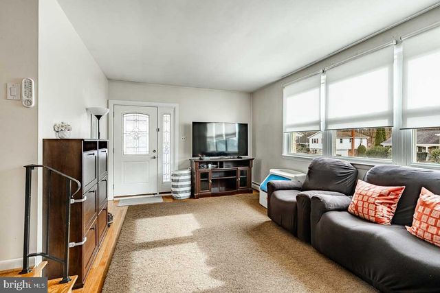 50 OAKLAND AVE, Lansdale, PA 19446