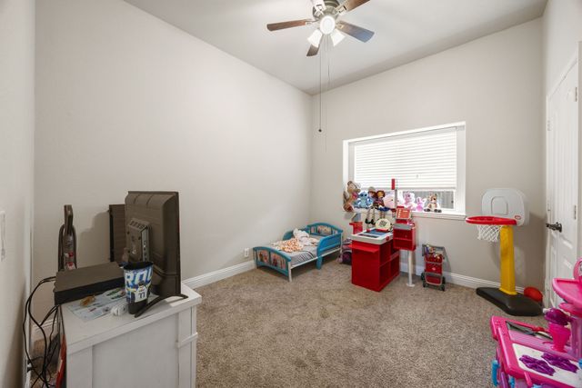 317 Thompson Drive, Van Alstyne, TX 75495