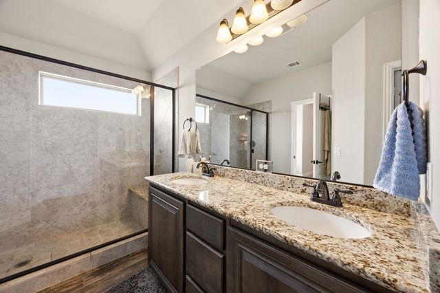 317 Thompson Drive, Van Alstyne, TX 75495