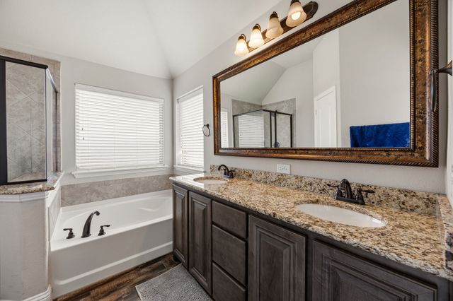 317 Thompson Drive, Van Alstyne, TX 75495