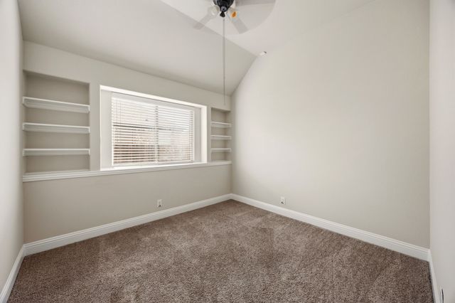 317 Thompson Drive, Van Alstyne, TX 75495