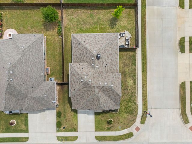 317 Thompson Drive, Van Alstyne, TX 75495