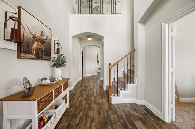 317 Thompson Drive, Van Alstyne, TX 75495