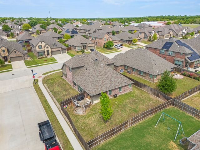 317 Thompson Drive, Van Alstyne, TX 75495