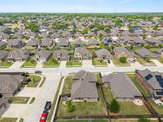 317 Thompson Drive, Van Alstyne, TX 75495