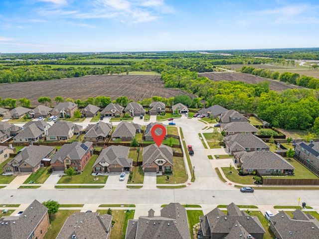 317 Thompson Drive, Van Alstyne, TX 75495