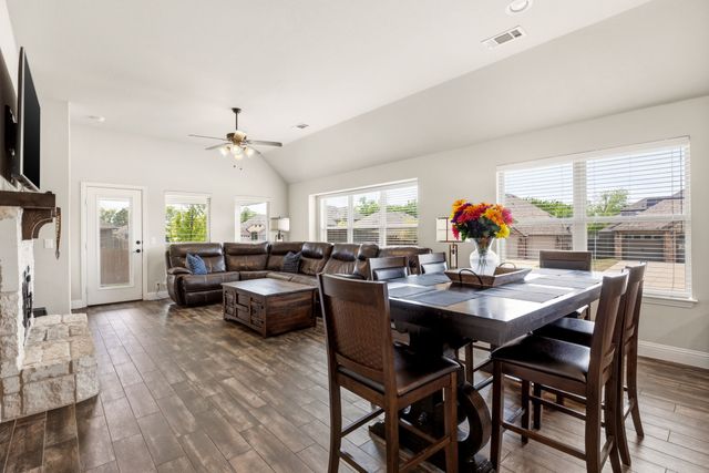 317 Thompson Drive, Van Alstyne, TX 75495