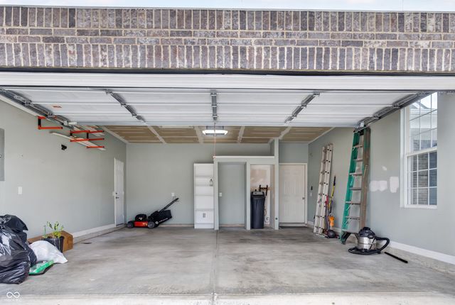 5806 Walkabout Way, Brownsburg, IN 46112
