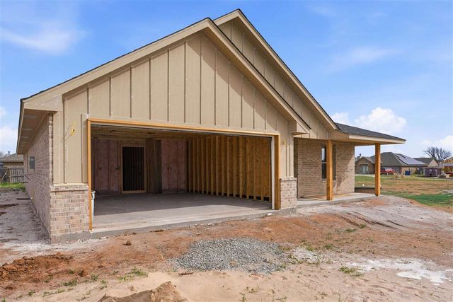 205 Pine Ave, Cache, OK 73527