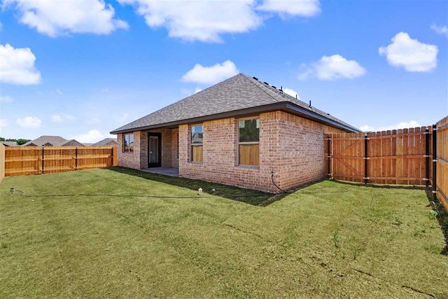 205 Pine Ave, Cache, OK 73527