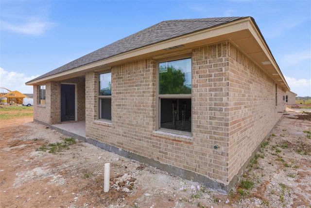 205 Pine Ave, Cache, OK 73527