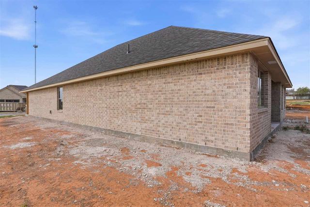 205 Pine Ave, Cache, OK 73527