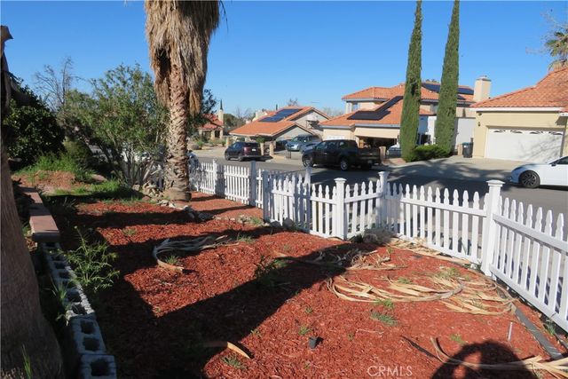 435 Questa Court, Palmdale, CA 93551