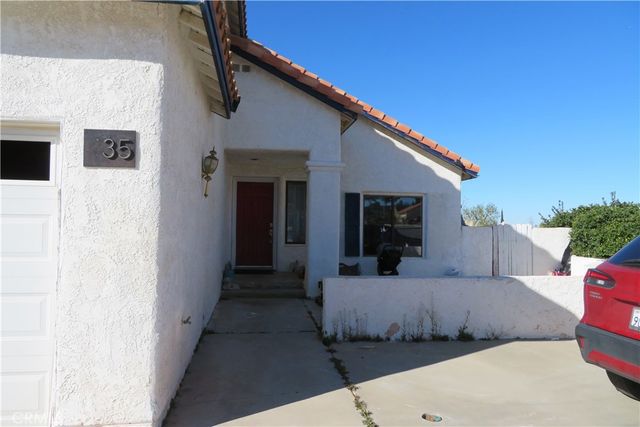 435 Questa Court, Palmdale, CA 93551