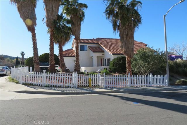 435 Questa Court, Palmdale, CA 93551