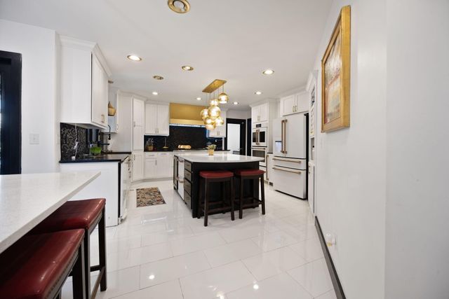 225 Spring Gate Drive, London, KY 40741