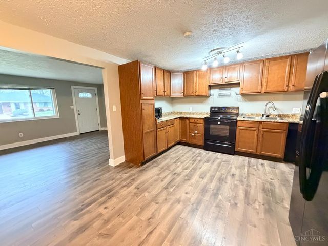 1018 Winding Way, Lebanon, OH 45036