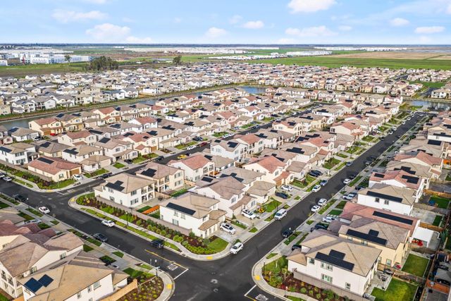 5643 Sailrock St, Sacramento, CA 95835