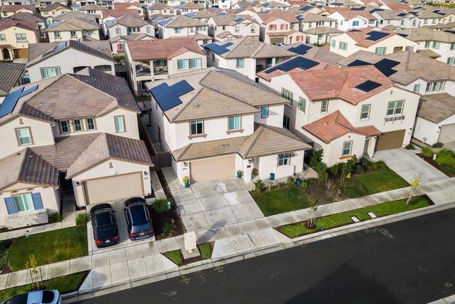 5643 Sailrock St, Sacramento, CA 95835