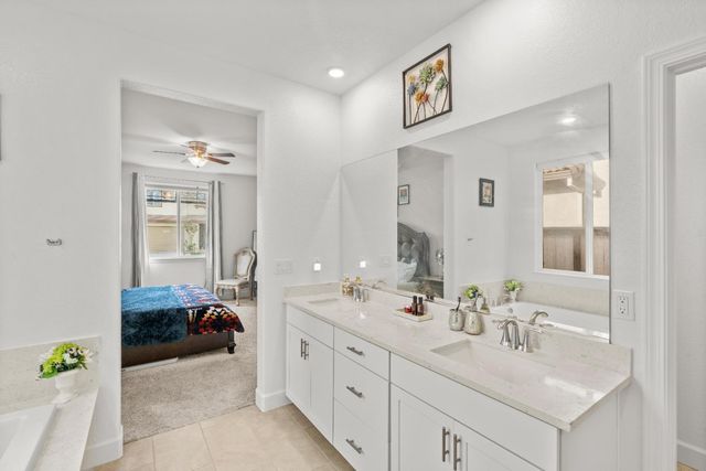 5643 Sailrock St, Sacramento, CA 95835